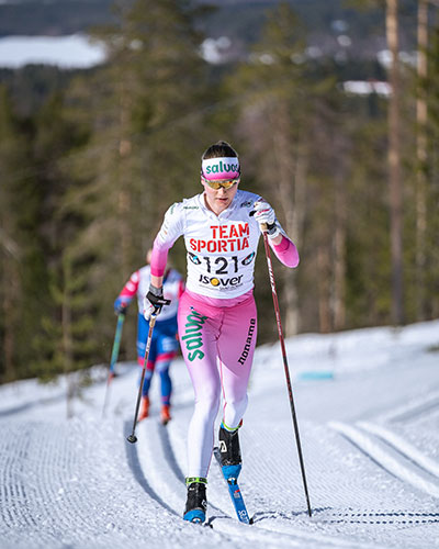 Konepajaryhmittymä Aurea Group sivakoi Johanna Matintalon vauhdissa mukana maailman laduilla myös kauden 2021-2022 talviolympialaisissa.